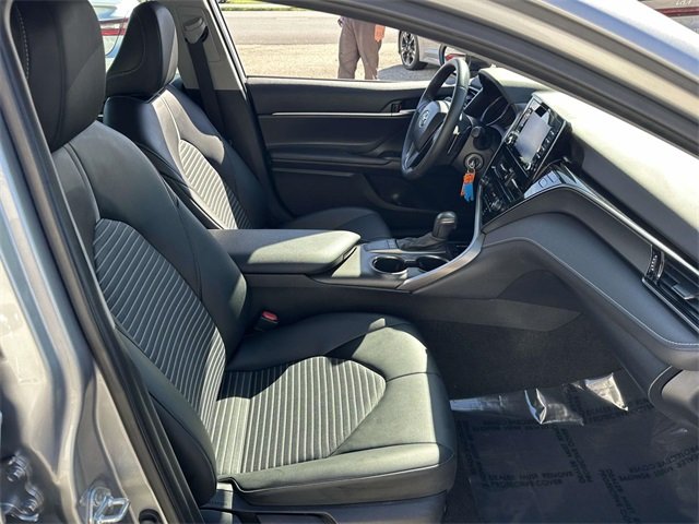 2023 Toyota Camry SE photo 13