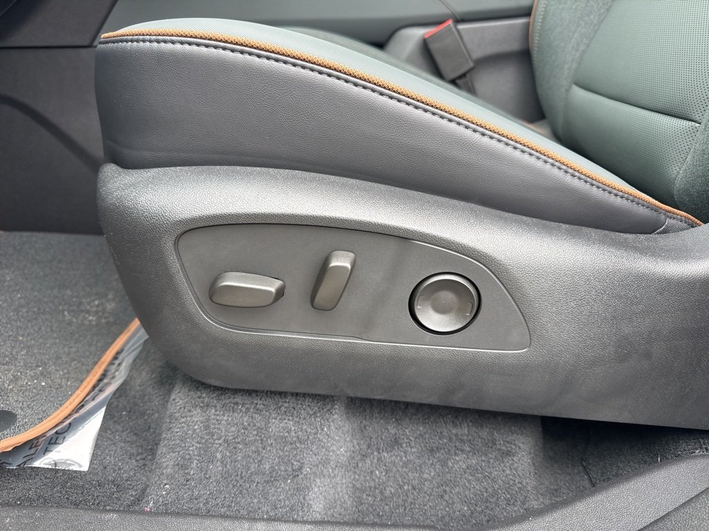2025 Gmc Acadia AT4 photo 6