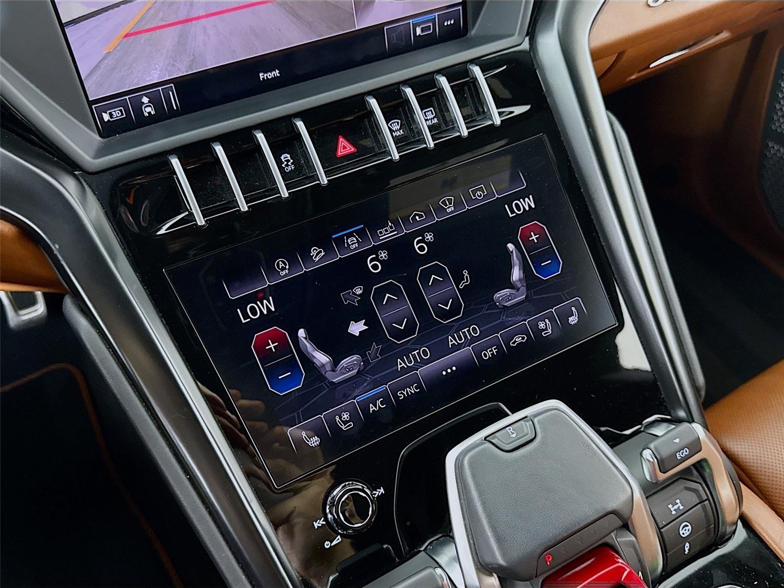 2019 Lamborghini Urus Base photo 17