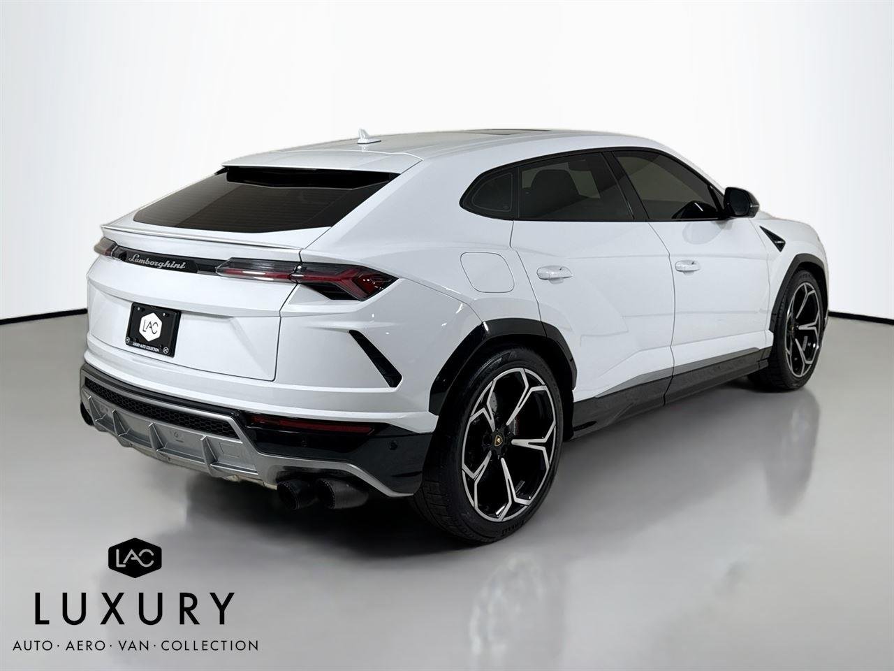 2021 Lamborghini Urus photo 4