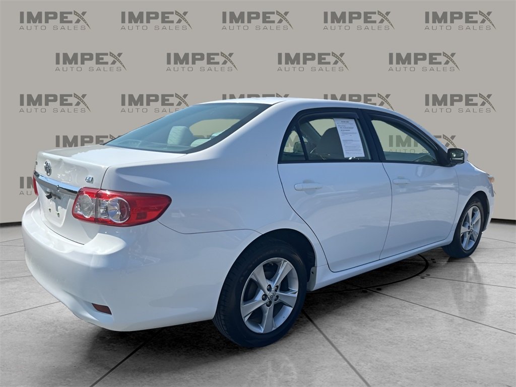 2012 Toyota Corolla LE photo 5