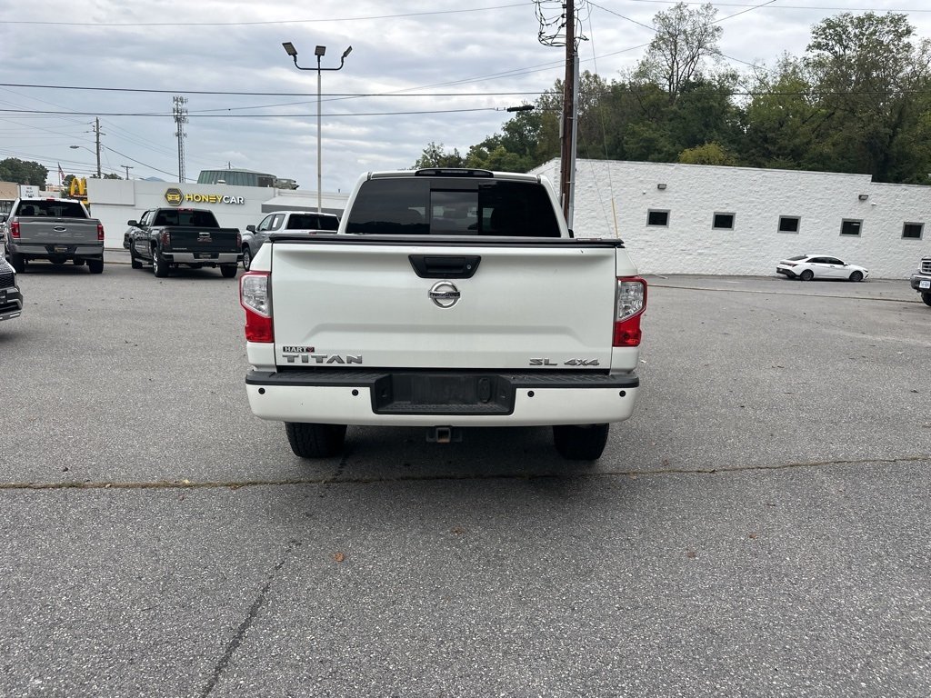 2017 Nissan Titan SL photo 2