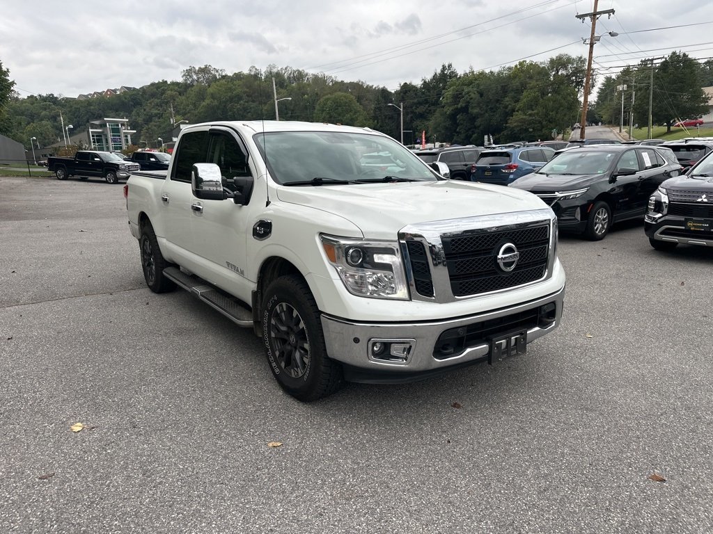 2017 Nissan Titan SL photo 12