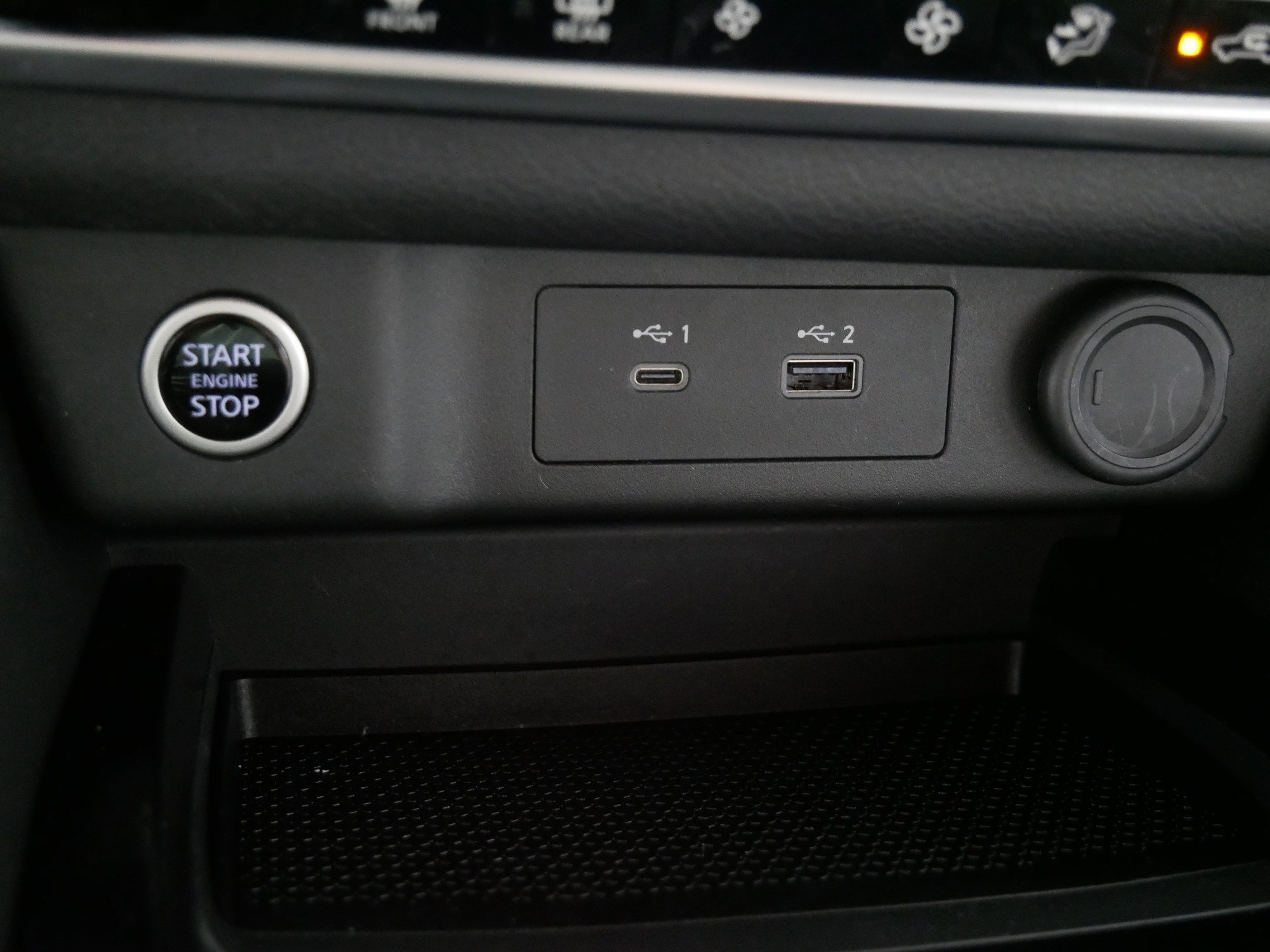 2023 Nissan Rogue SV photo 29