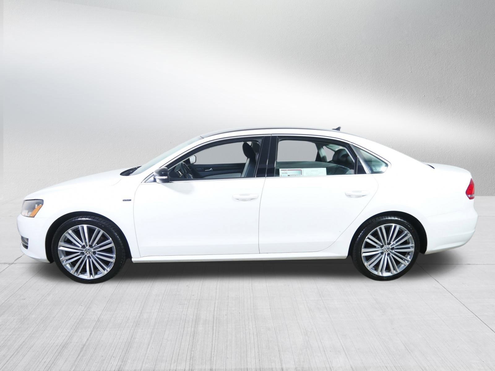 2015 Volkswagen Passat SE photo 4