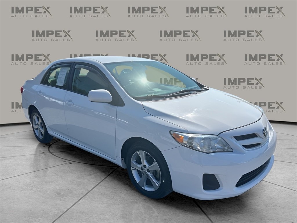 2012 Toyota Corolla LE photo 7