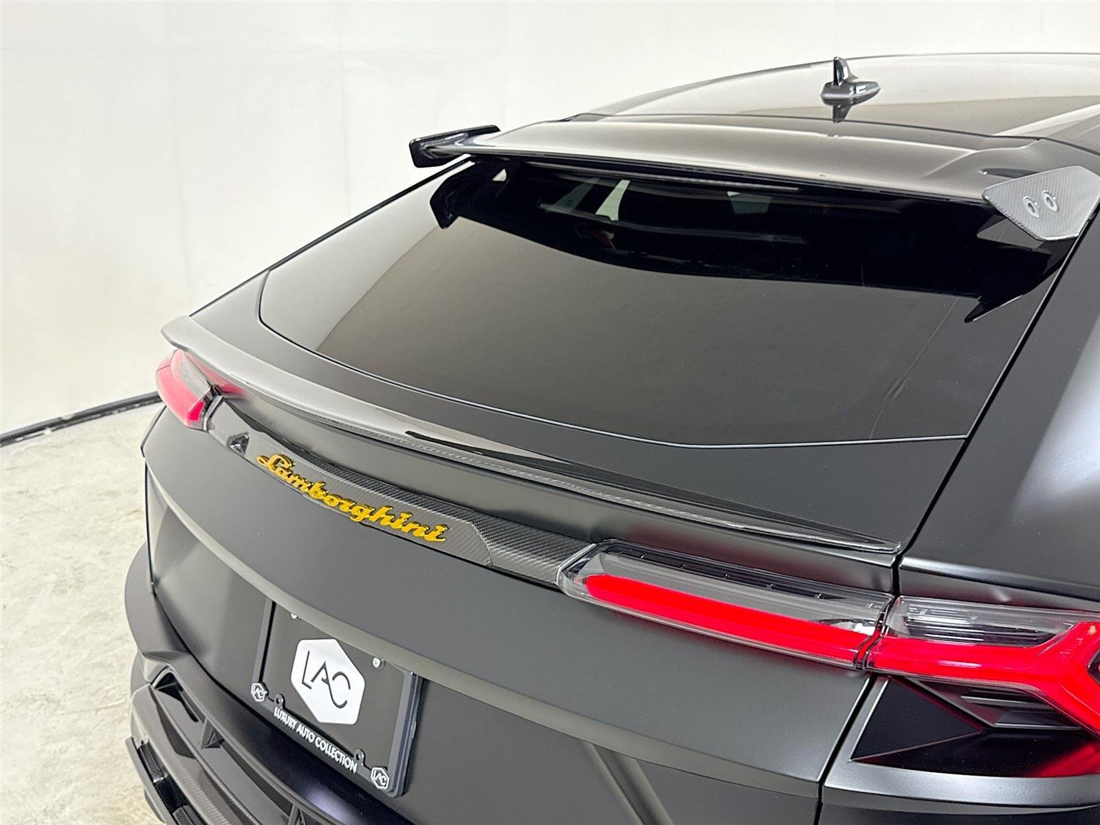 2023 Lamborghini Urus Performante photo 37