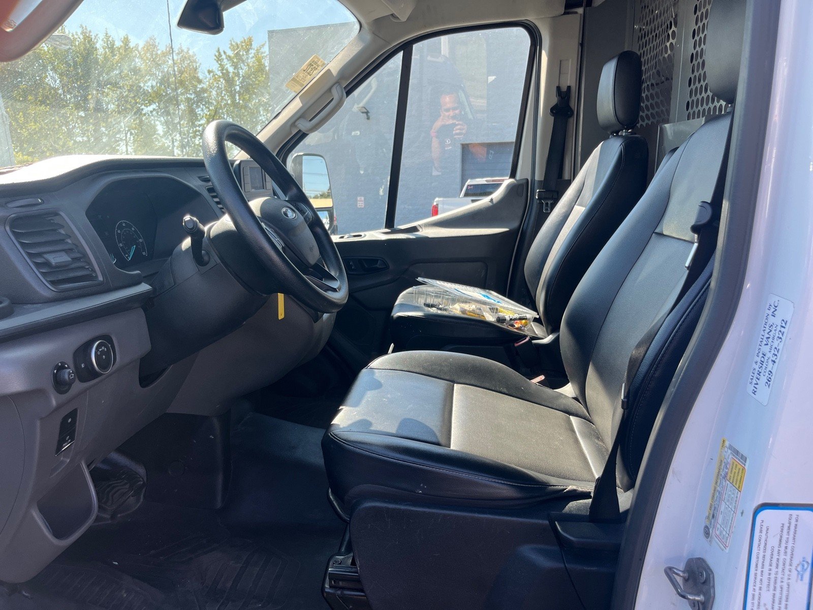 2021 Ford Transit Cargo Van photo 4