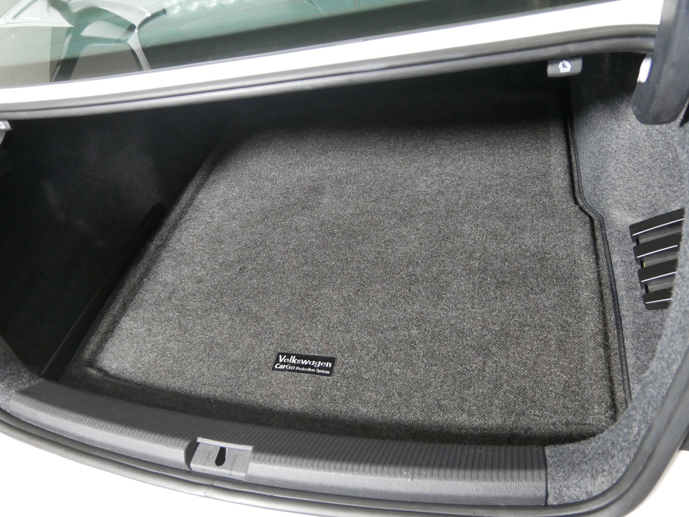2015 Volkswagen Passat SE photo 16
