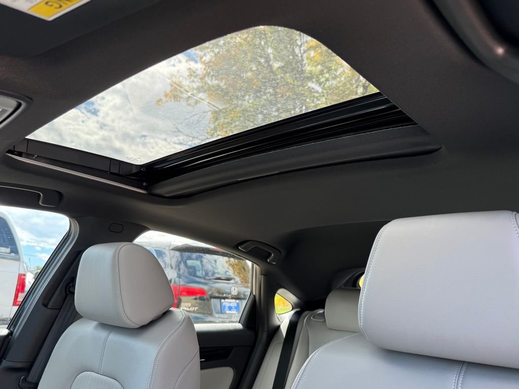 2026 Honda Civic Hybrid Sport Touring photo 21