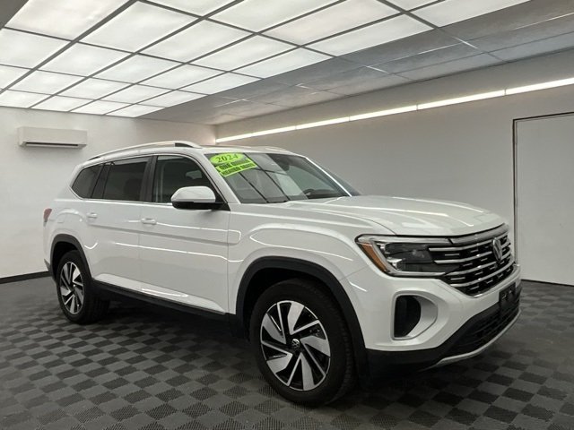 2024 Volkswagen Atlas SEL photo 3