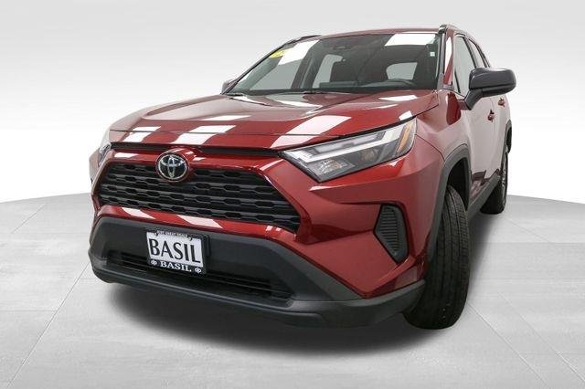 2025 Toyota RAV4 Hybrid LE photo 2