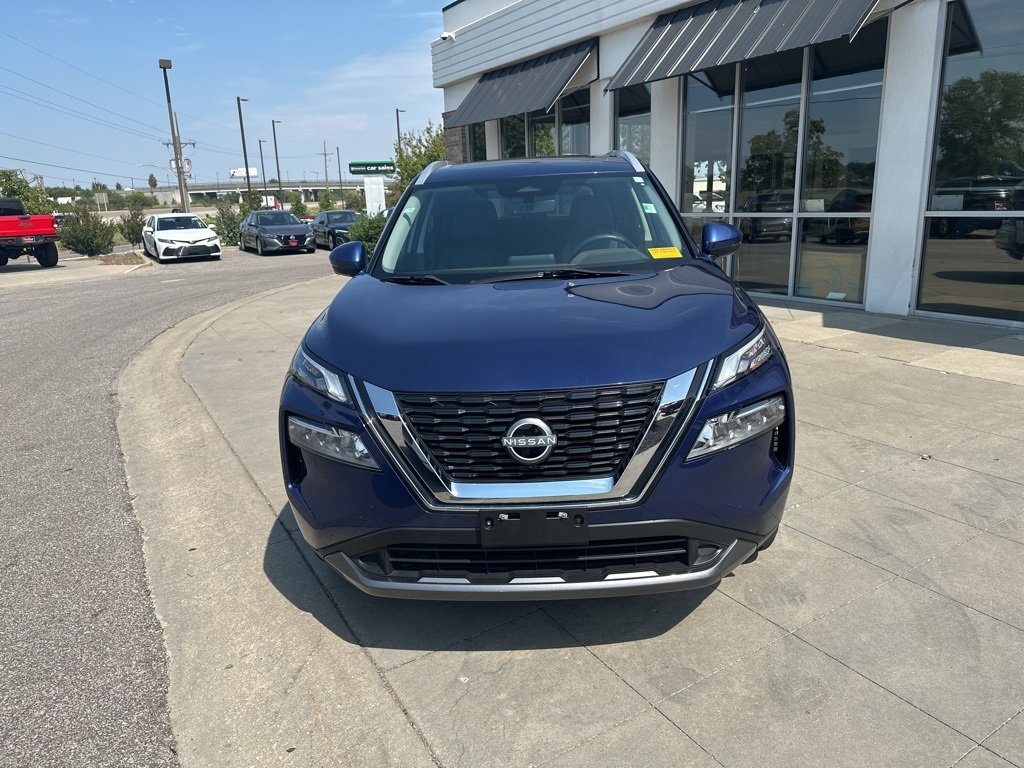 2023 Nissan Rogue SL photo 2