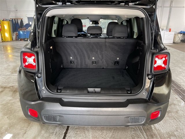 2023 Jeep Renegade Latitude Upland photo 21