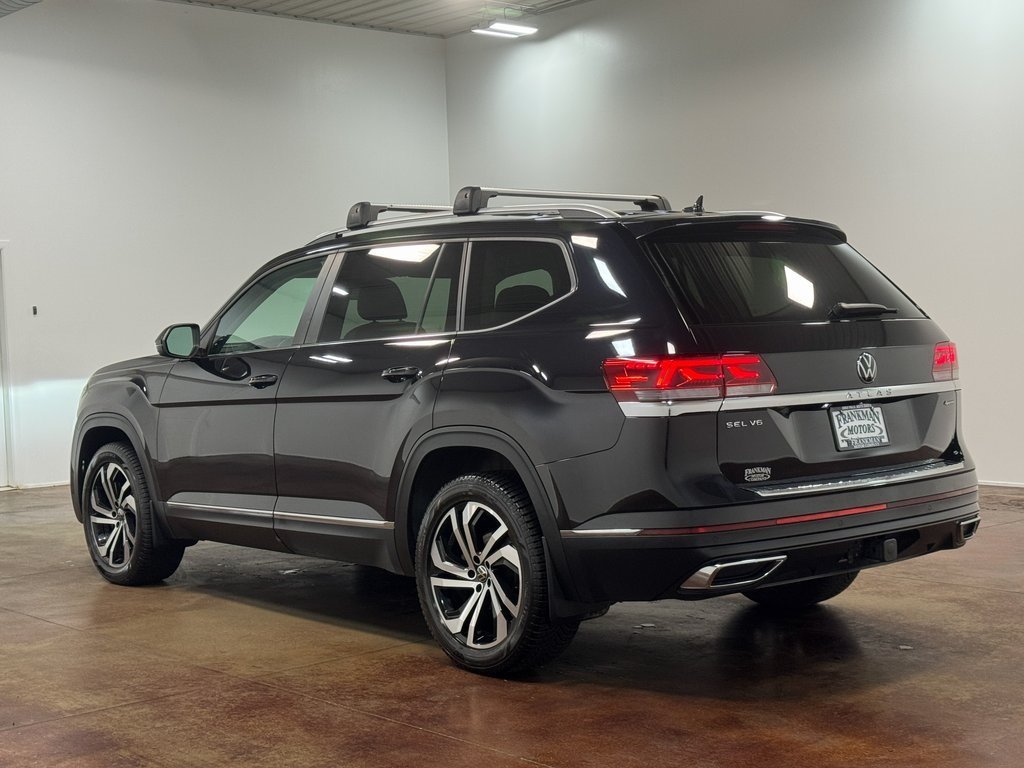 2023 Volkswagen Atlas SEL photo 2
