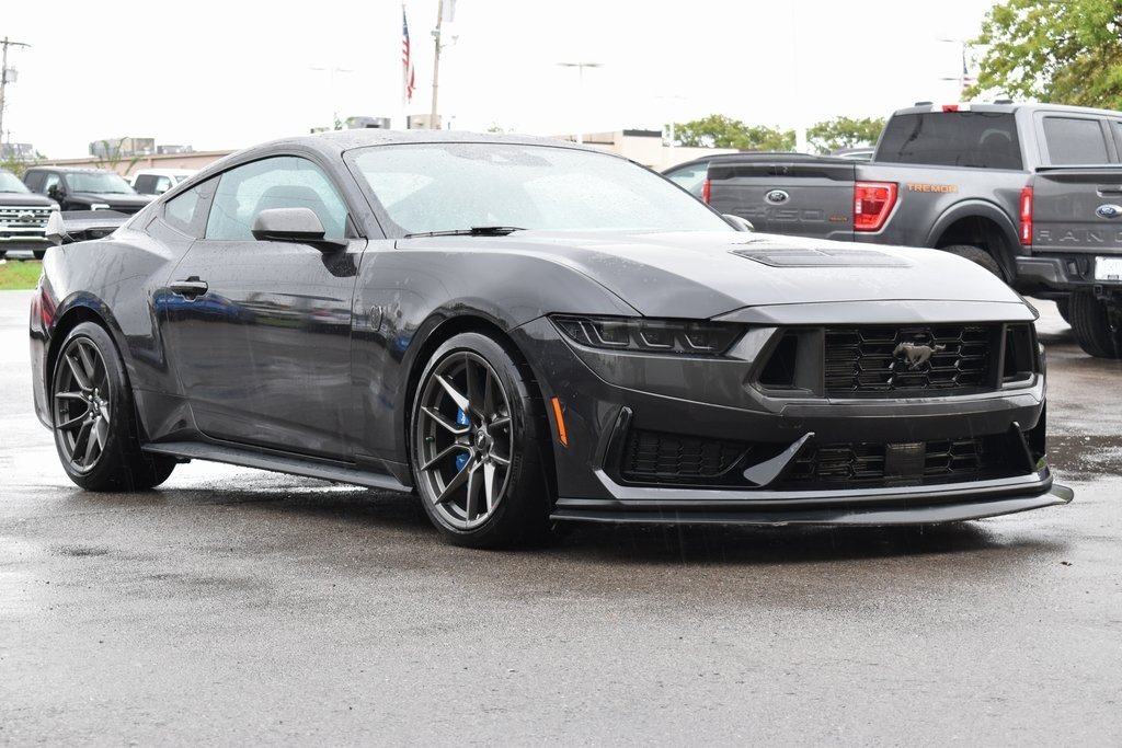 2024 Ford Mustang Dark Horse photo 3