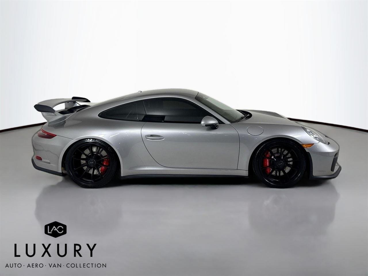 2018 Porsche 911 GT3 photo 3