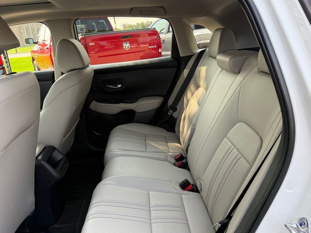 2025 Honda HR-V EX-L photo 17