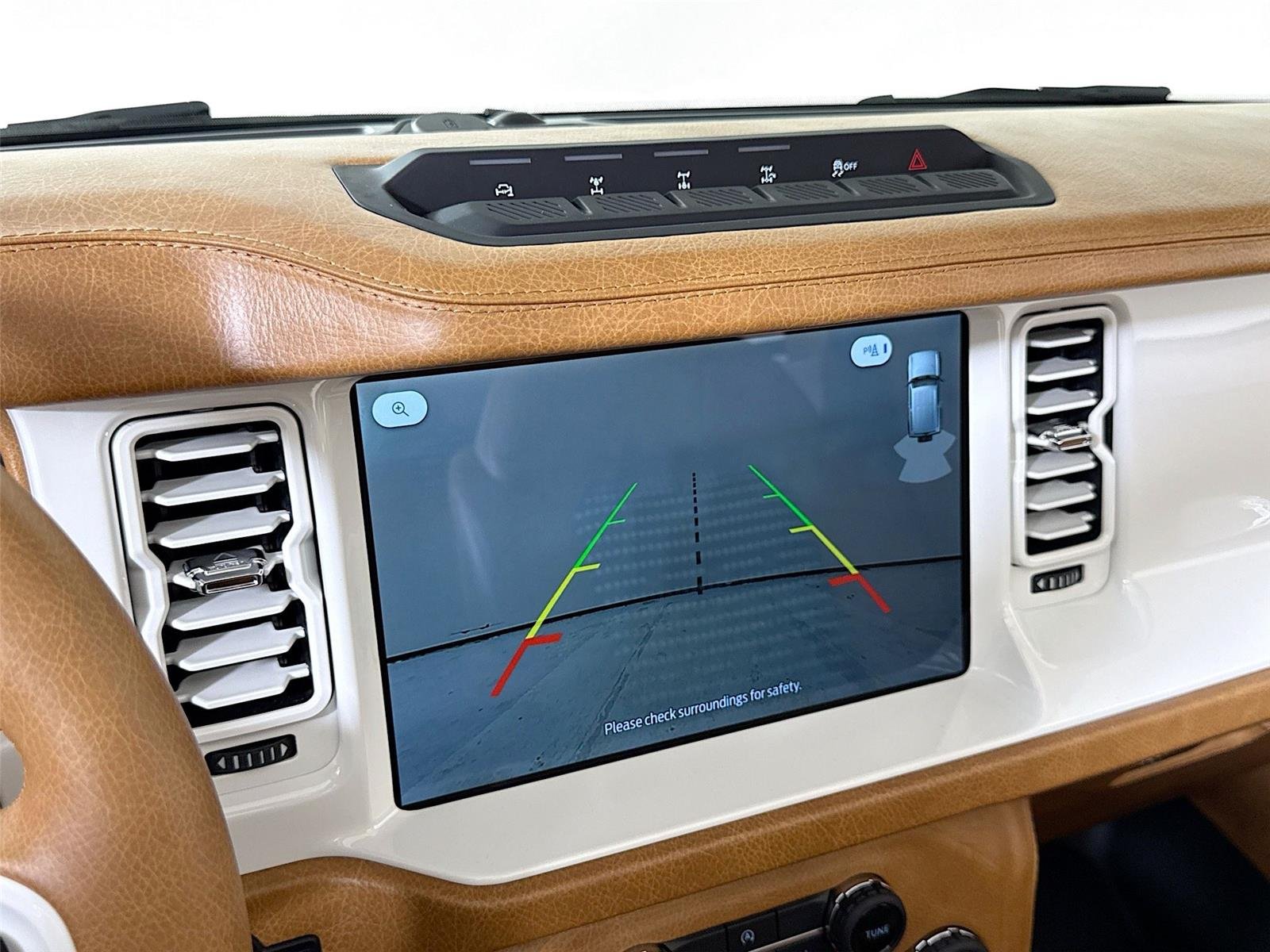 2025 Ford Bronco Badlands photo 13