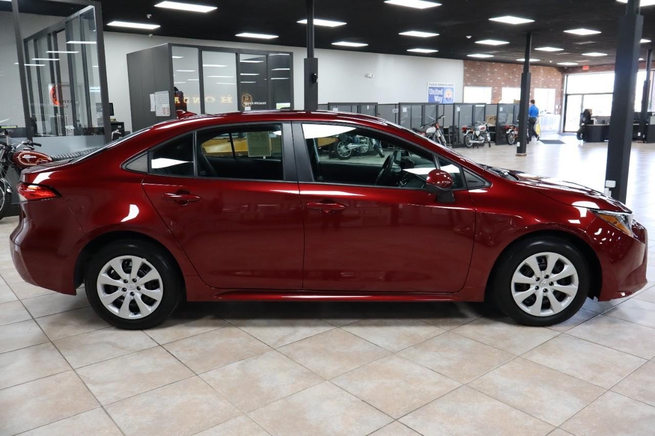 2023 Toyota Corolla LE photo 6