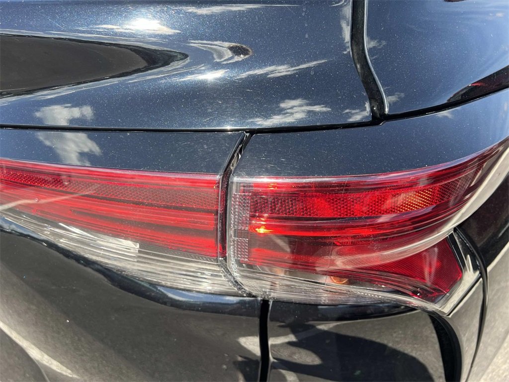 2022 Toyota Sienna LE photo 11