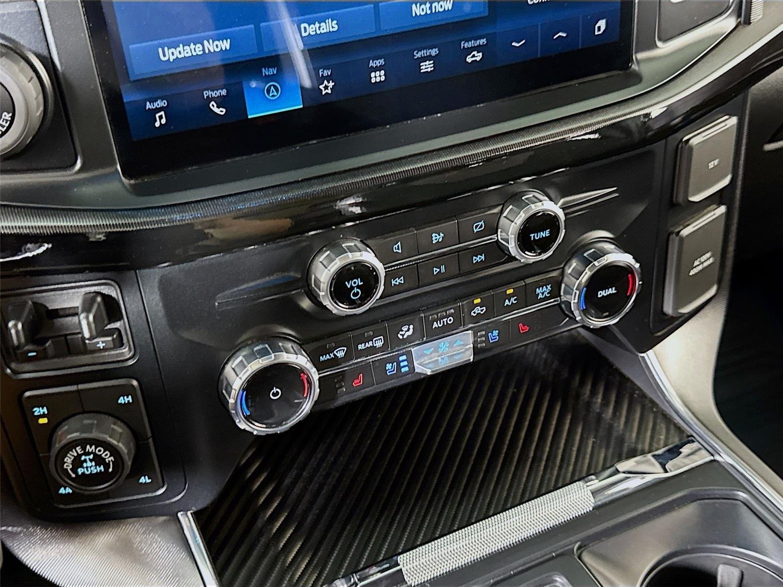 2023 Ford F-150 Raptor photo 18