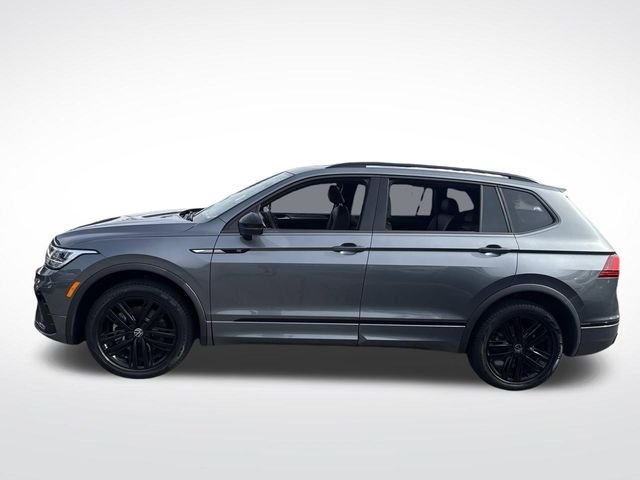 2022 Volkswagen Tiguan SE R-Line Black photo 2