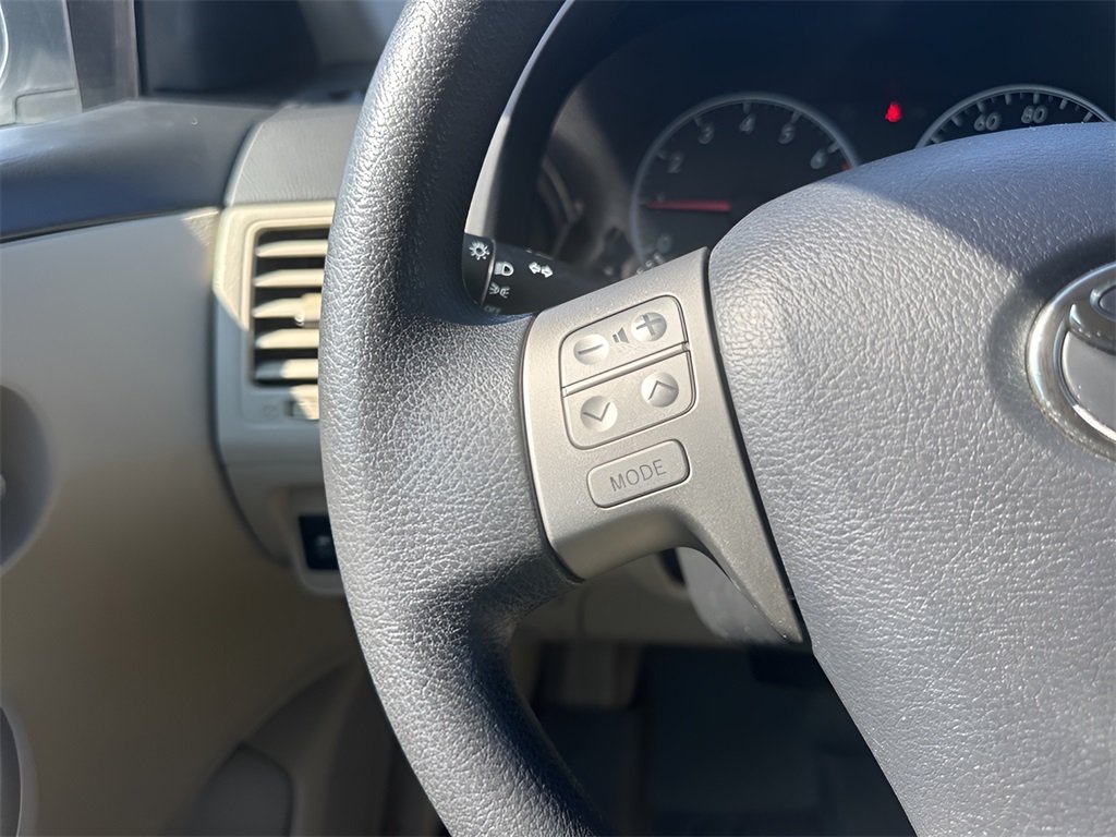 2012 Toyota Corolla LE photo 13