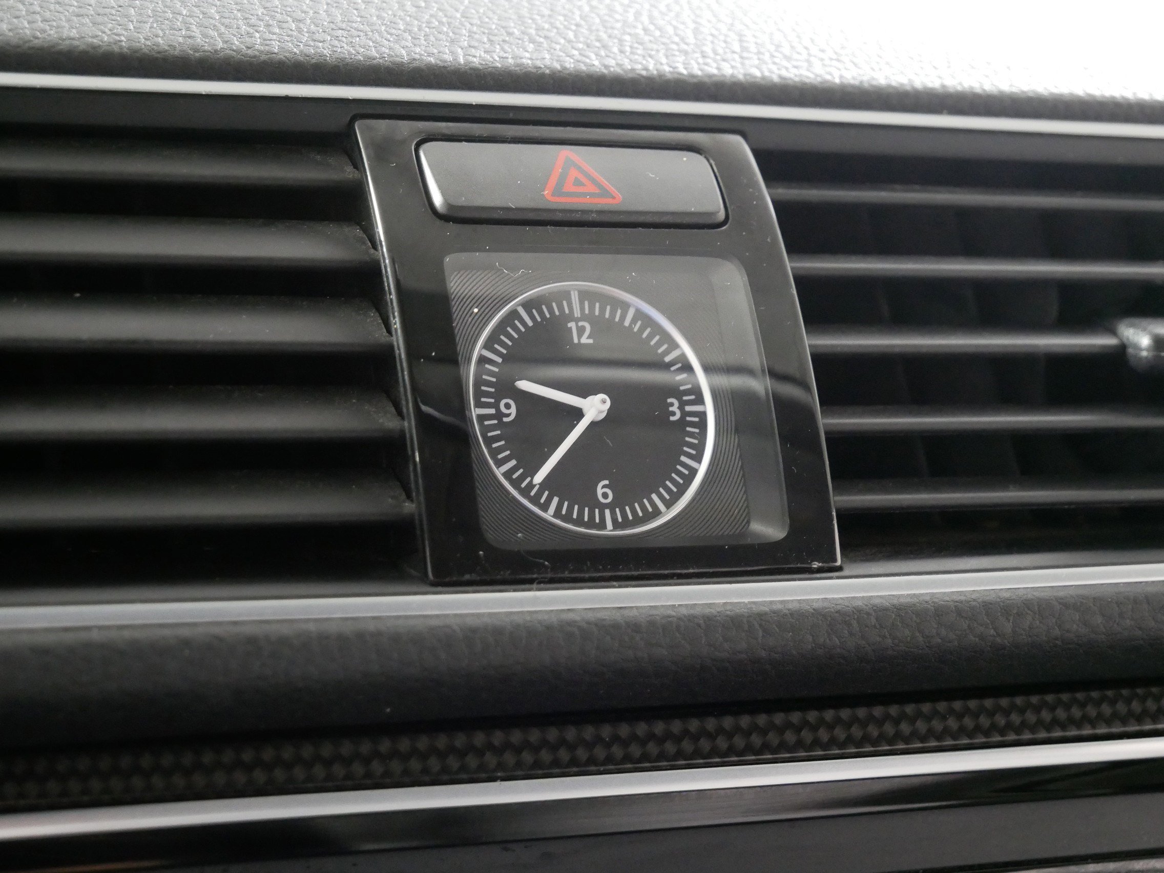 2015 Volkswagen Passat SE photo 26