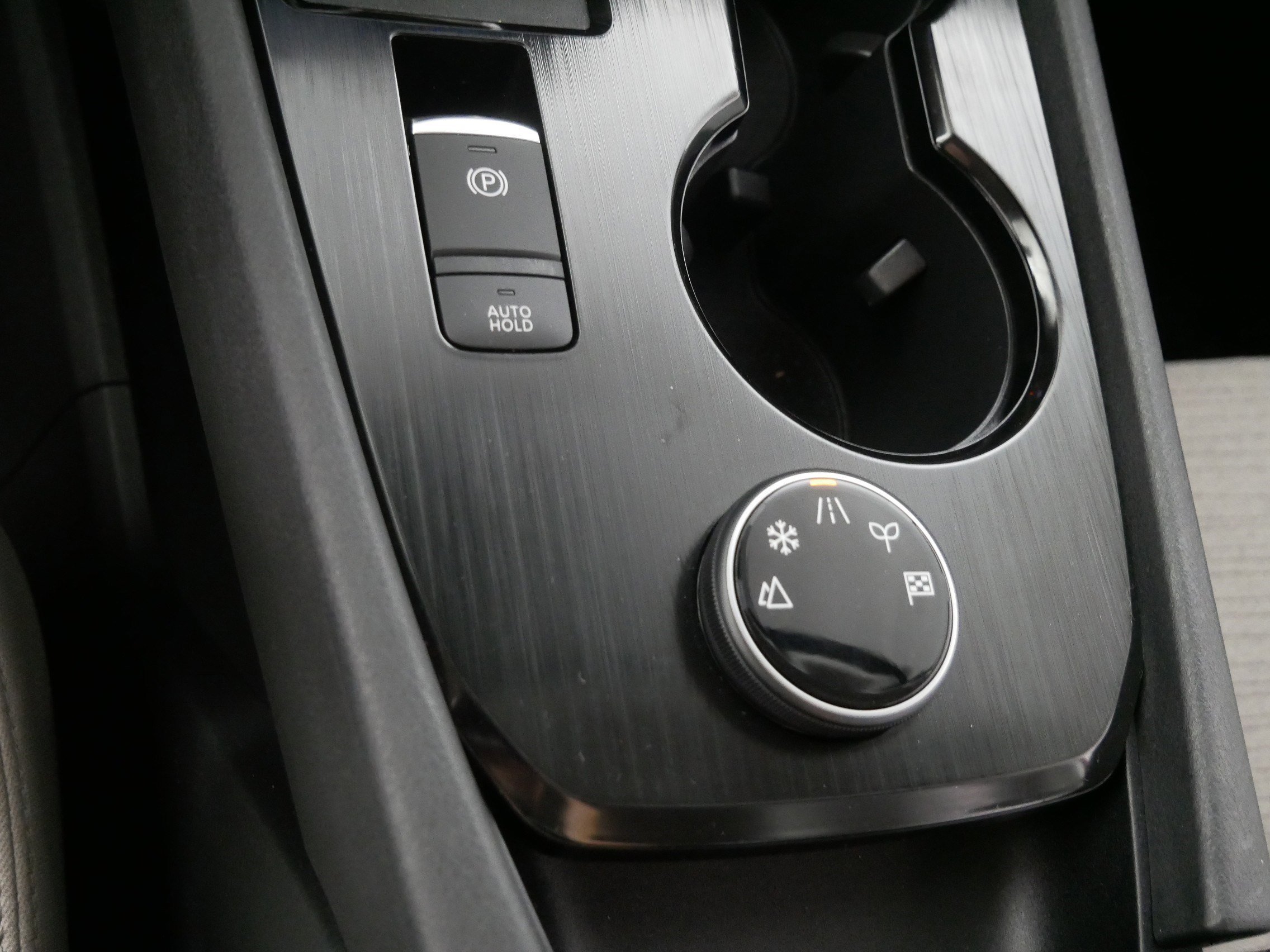 2023 Nissan Rogue SV photo 28