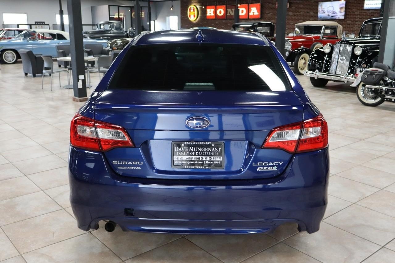 2016 Subaru Legacy 2.5i Premium photo 4