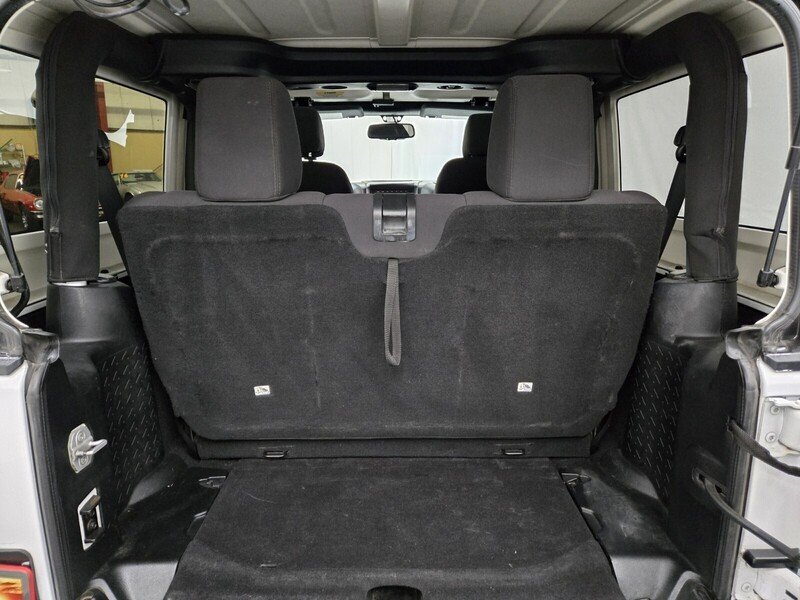 2013 Jeep Wrangler Sport photo 8