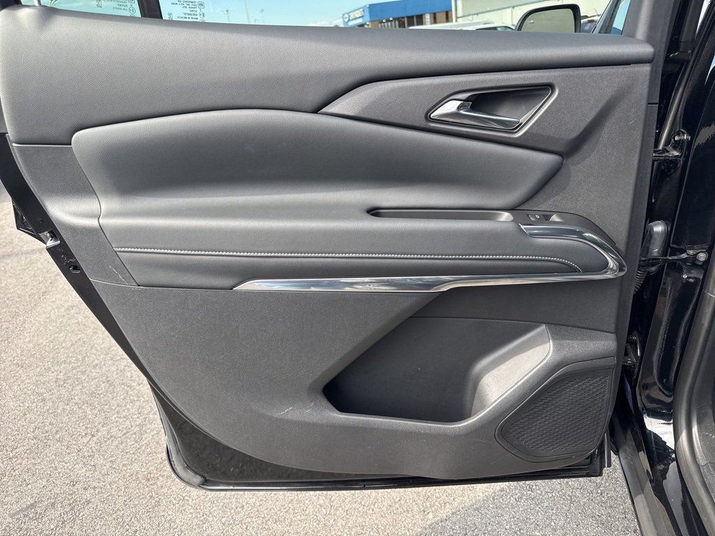 2025 Chevrolet Traverse photo 23