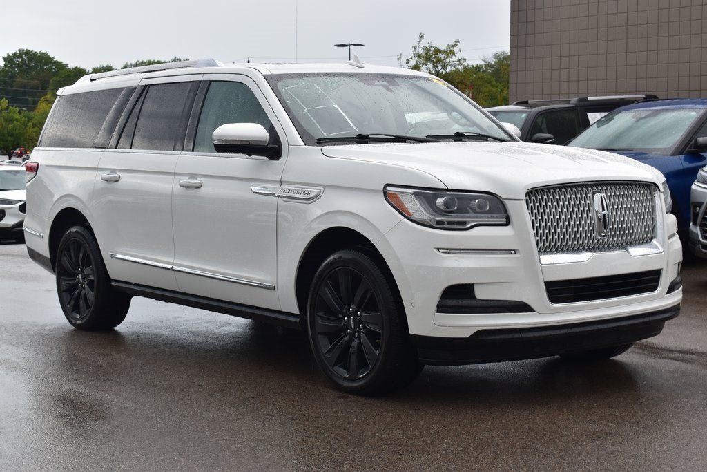 2024 Lincoln Navigator L Reserve photo 3