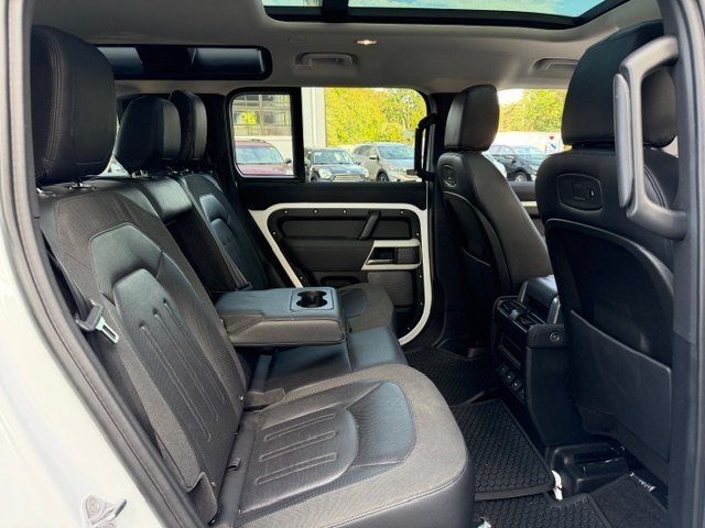 2020 Land Rover Defender 110 SE photo 8
