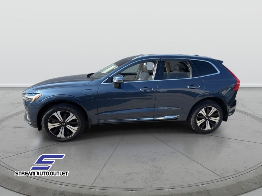 2023 Volvo XC60 Recharge Hybrid T8 Core photo 4