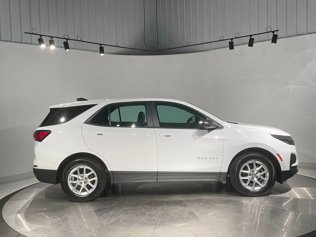2023 Chevrolet Equinox LS photo 5