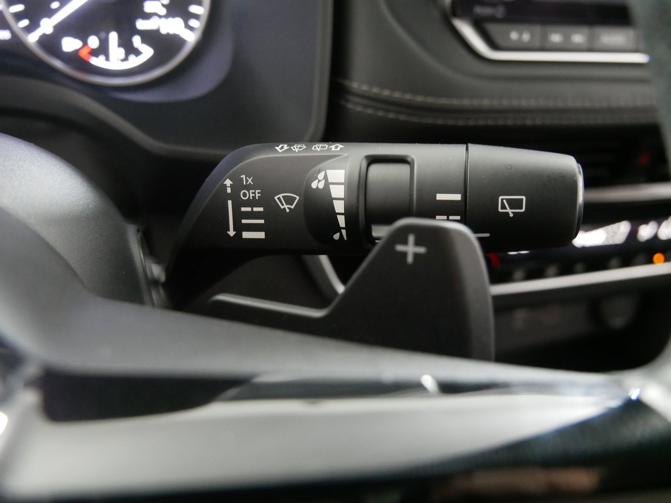 2022 Nissan Rogue SV photo 26