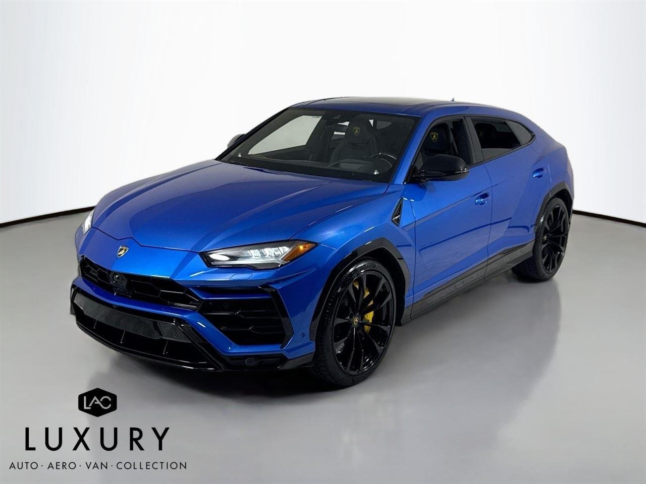 2022 Lamborghini Urus photo 2