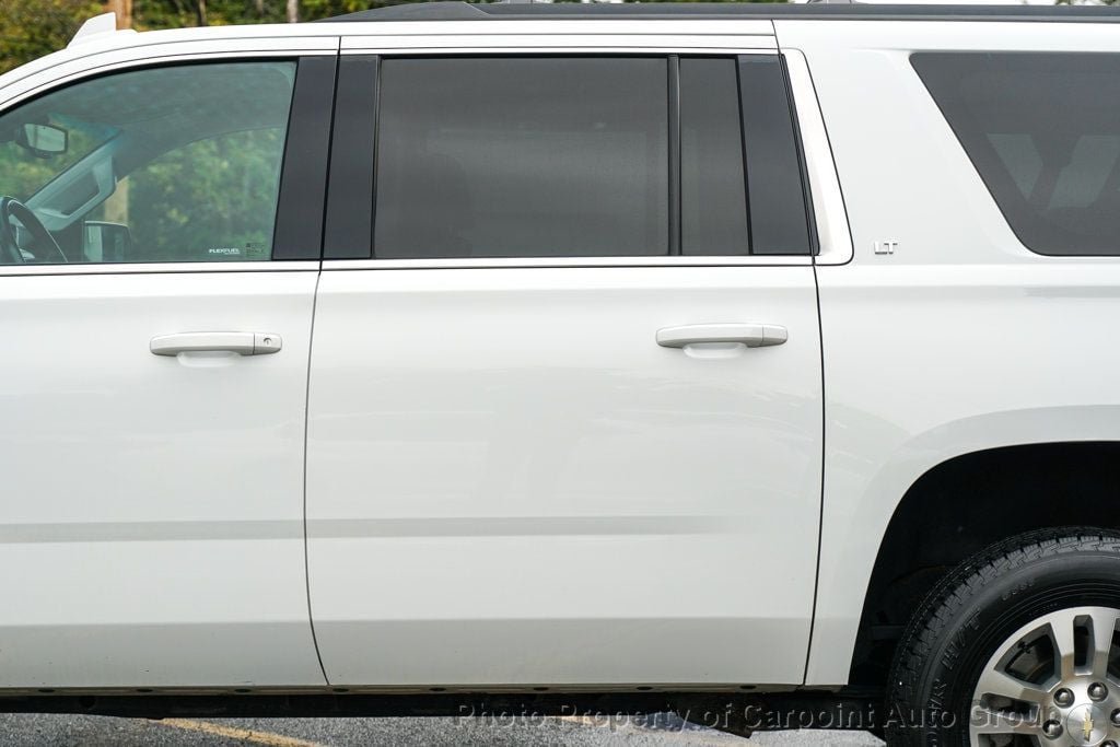 2018 Chevrolet Suburban 1500 LT photo 2