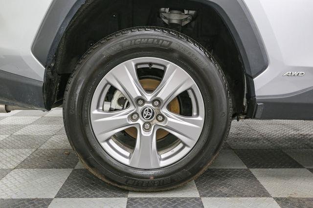2025 Toyota RAV4 Hybrid LE photo 14