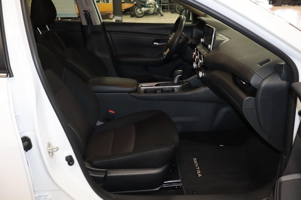 2025 Nissan Sentra SV photo 17