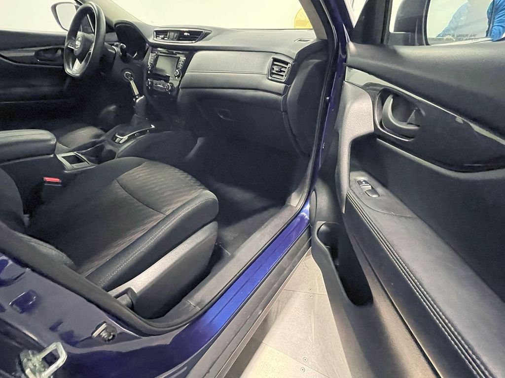 2019 Nissan Rogue S photo 17