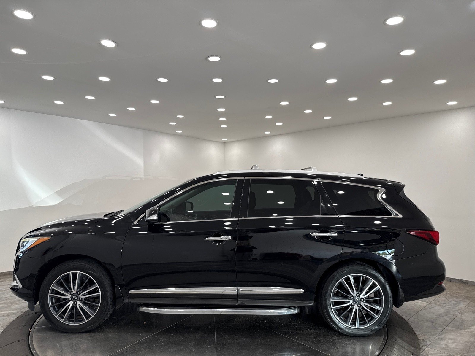 2017 Infiniti QX60 Base photo 4