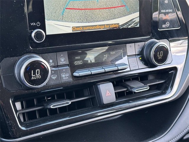 2023 Toyota Highlander L photo 18