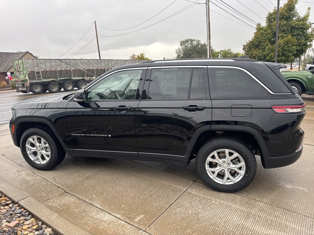 2023 Jeep Grand Cherokee Limited photo 4