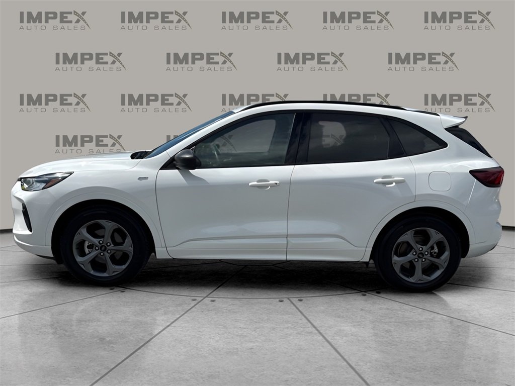 2024 Ford Escape ST-Line photo 2