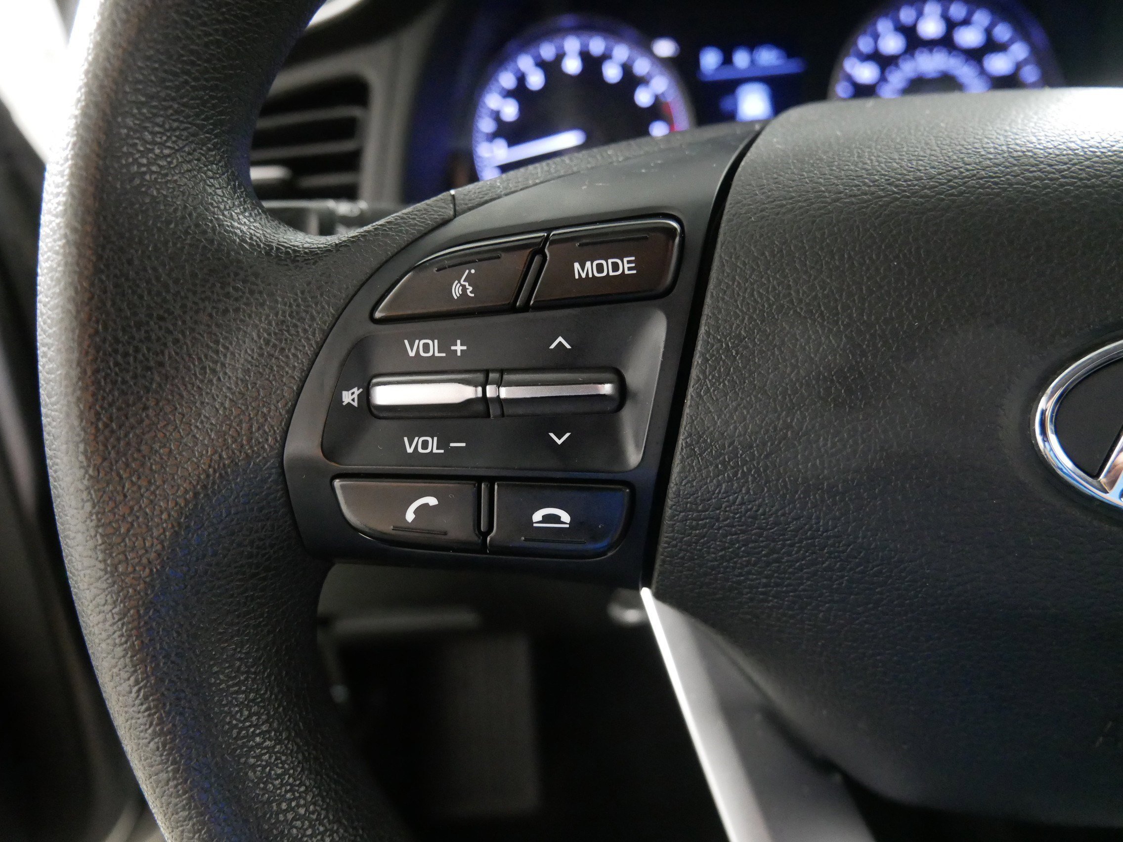 2020 Hyundai Elantra SEL photo 27