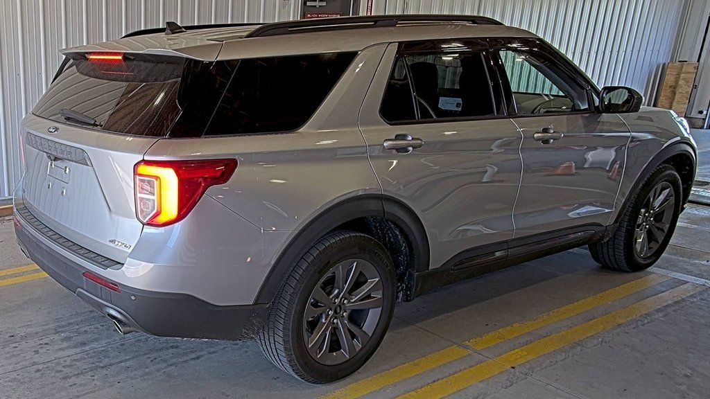 2021 Ford Explorer XLT photo 2