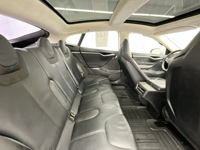 2014 Tesla Model S photo 14